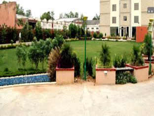 Hotel Radiance Bhilwara Exteriör bild